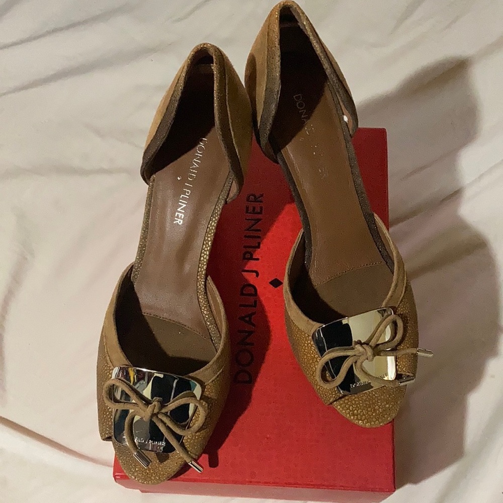 Donald J Pliner kitten heels
